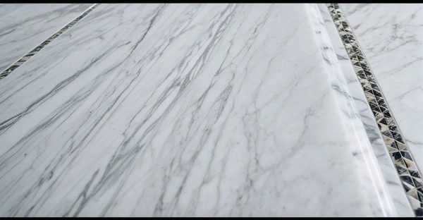 Marbre encrassé : comment le retrouver comme neuf avec un expert