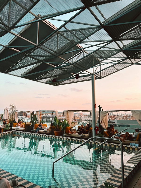 Réparation d'abri de piscine : notre guide complet